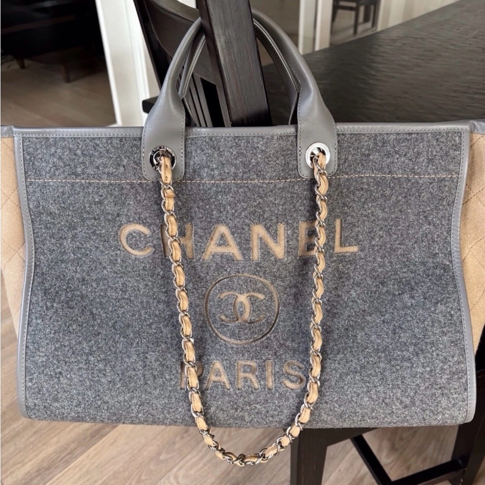 CHANEL Large Deauville Tote in Felt /Wool Gray and Beige